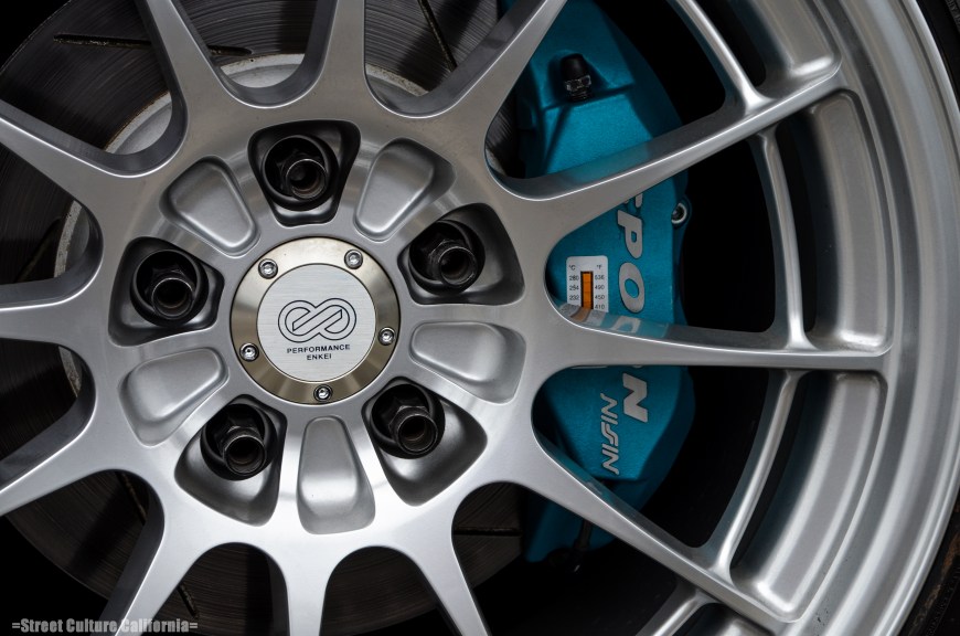 I was immediately drawn to another S2k. Can you see why? FREAKING SPOON BRAKES! Super clean and he even had a Spoon intake to boot.